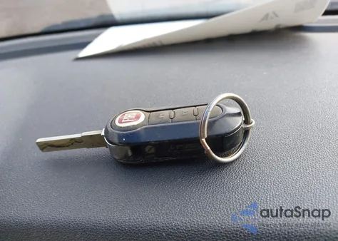 2012 Fiat 500 Lounge z USA, uszkodzony, nr VIN 3C3CFFCR1CT366747